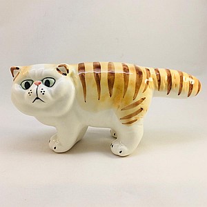 Фарфоровая статуэтка кошка Экзот рыже-белого окраса